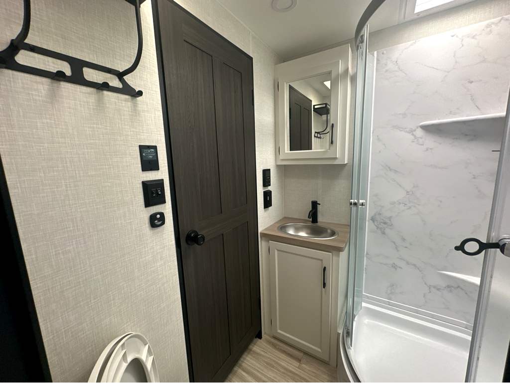 2026 VENTURE RV SPORTTREK 343VBH - Image 30