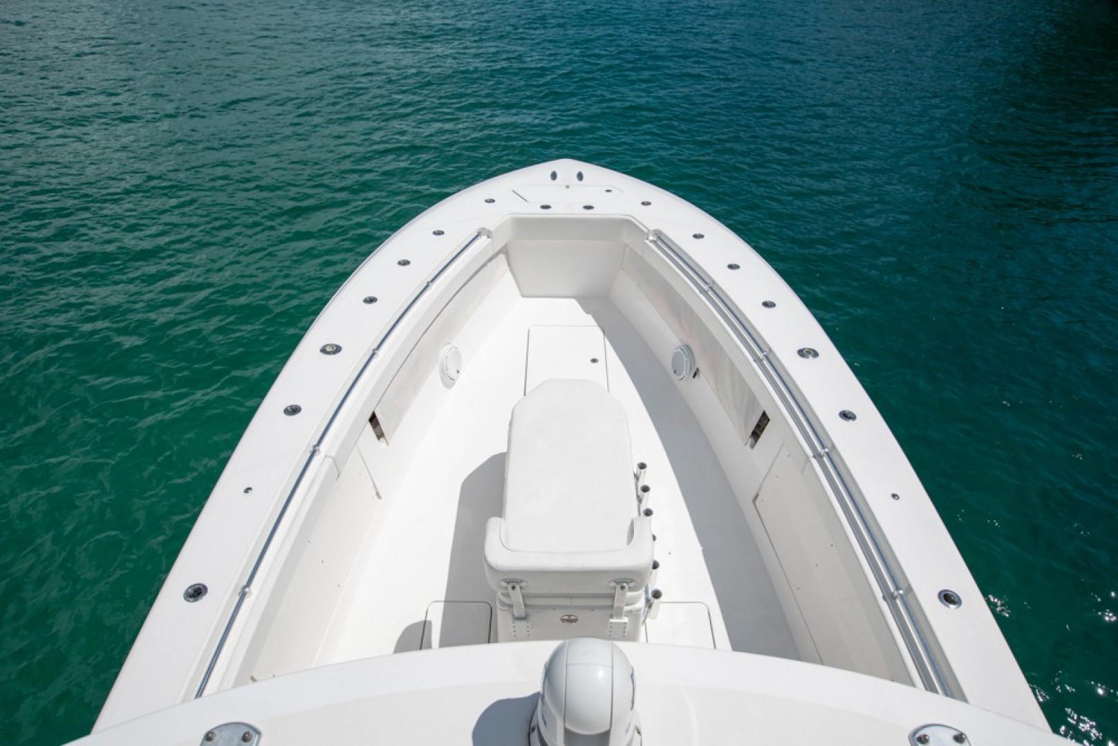 2011 Invincible 42CC - Image 12