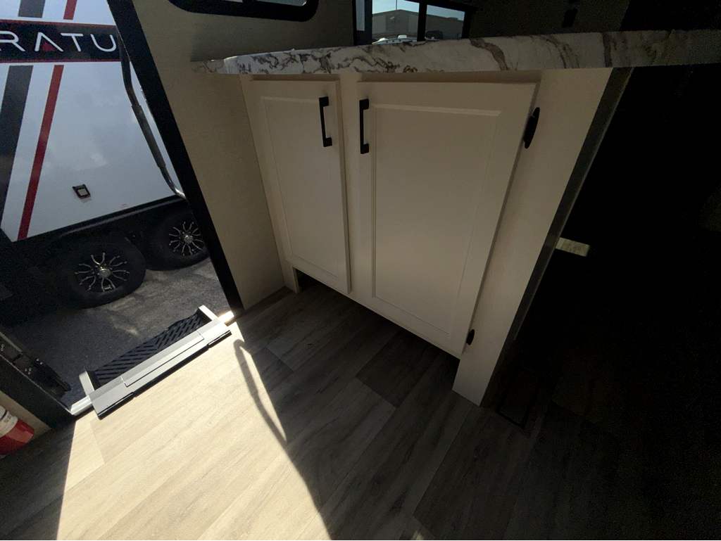 2026 VENTURE RV STRATUS 302VBH - Image 19