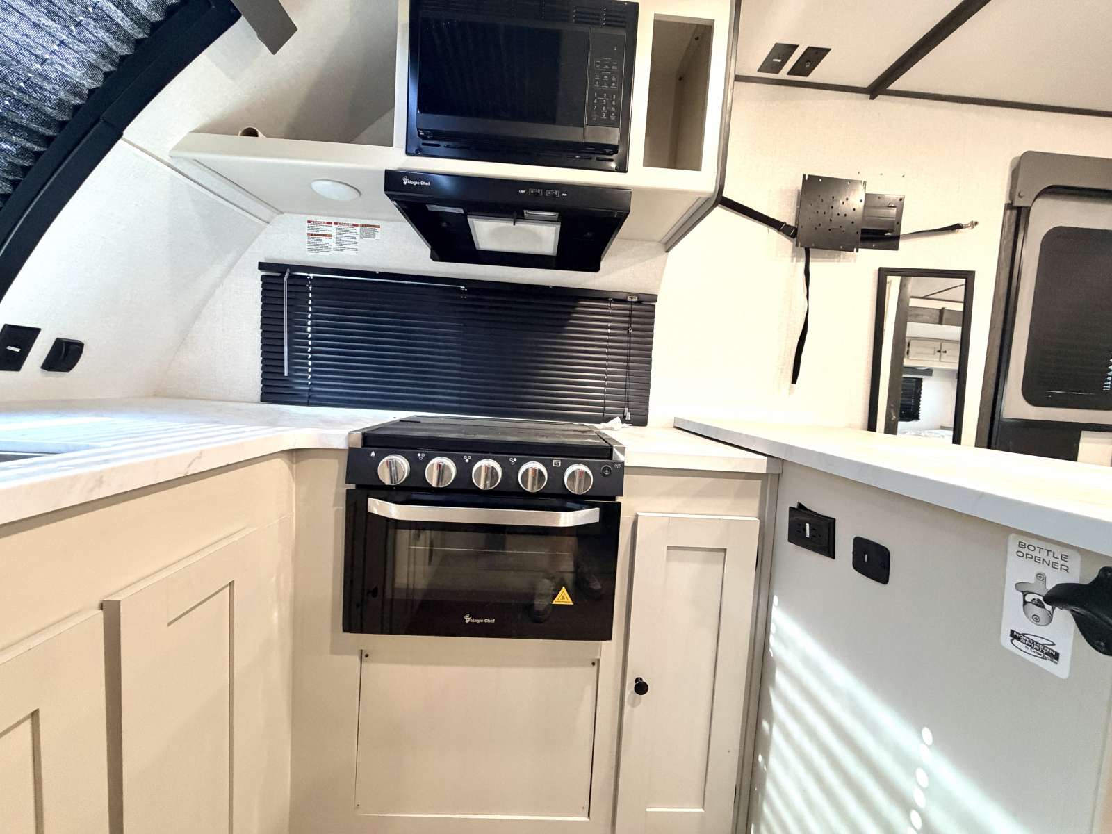 2025 Coachmen Northern Spirit 2565FK - Image 8