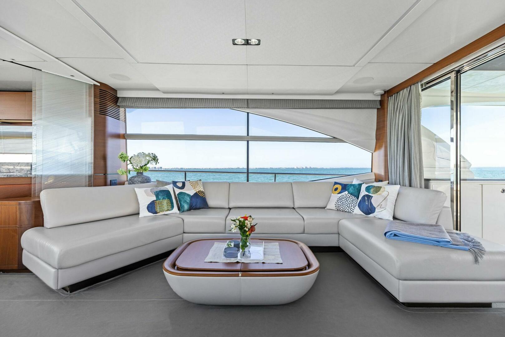 2018 Princess Y75 Motor Yacht - Image 10