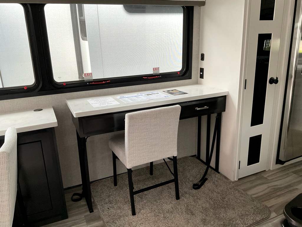 2025 JAYCO PINNACLE 38 FBRK - Image 13