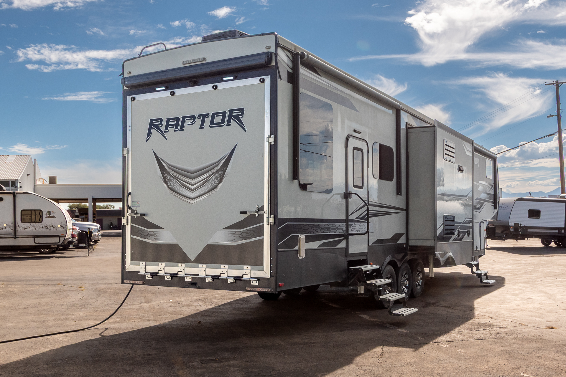 2017 Keystone Raptor 424TS - Image 9