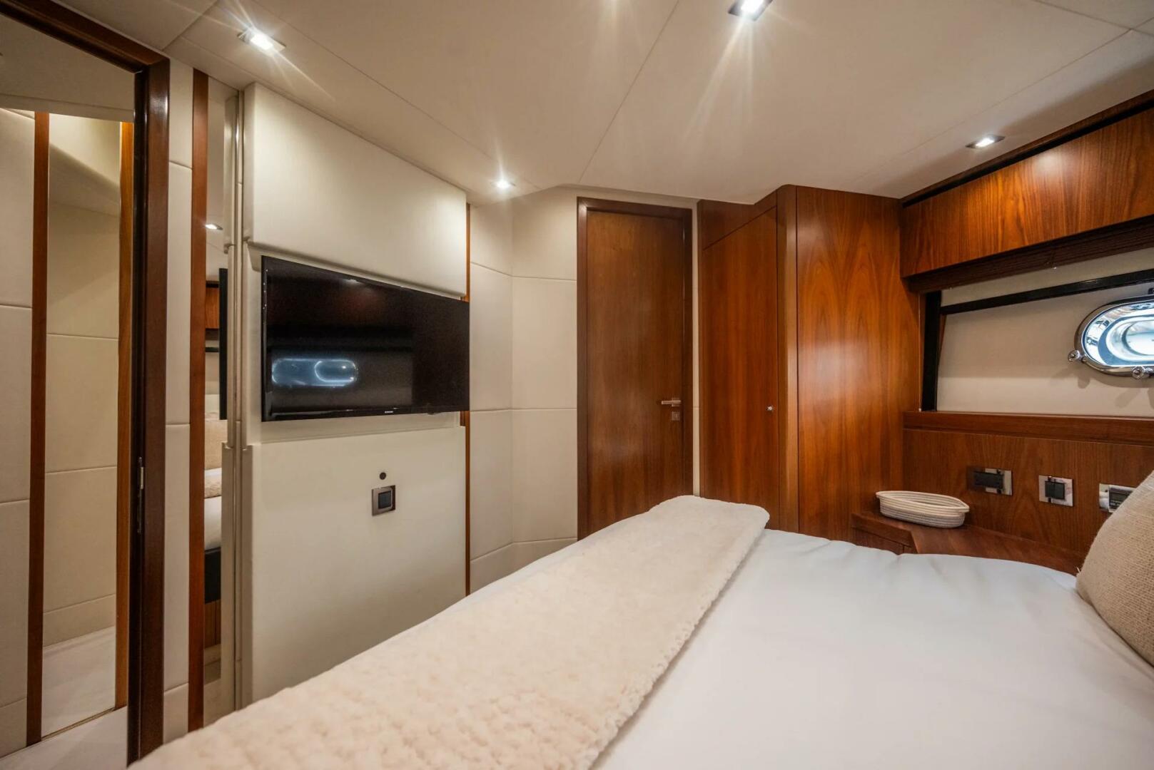 2015 Sunseeker 75 - Image 28