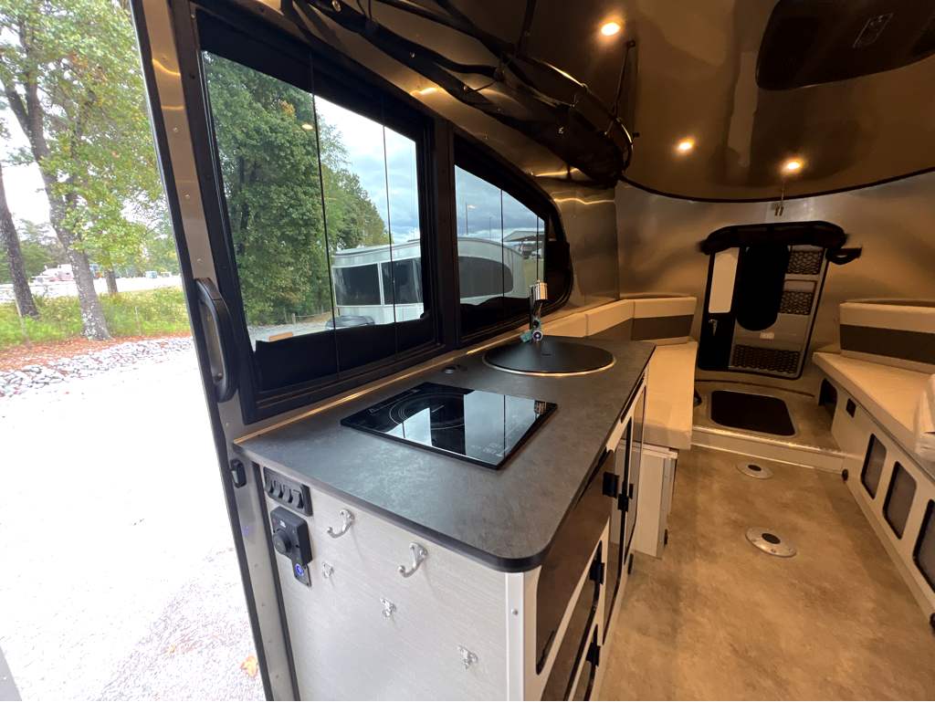 2026 AIRSTREAM Basecamp 20XE - Image 8