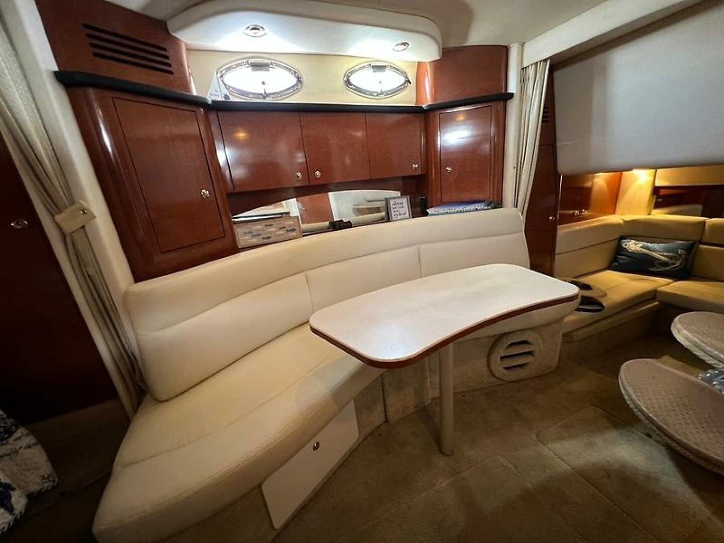 2004 Sea Ray 320 Sundancer - Image 23