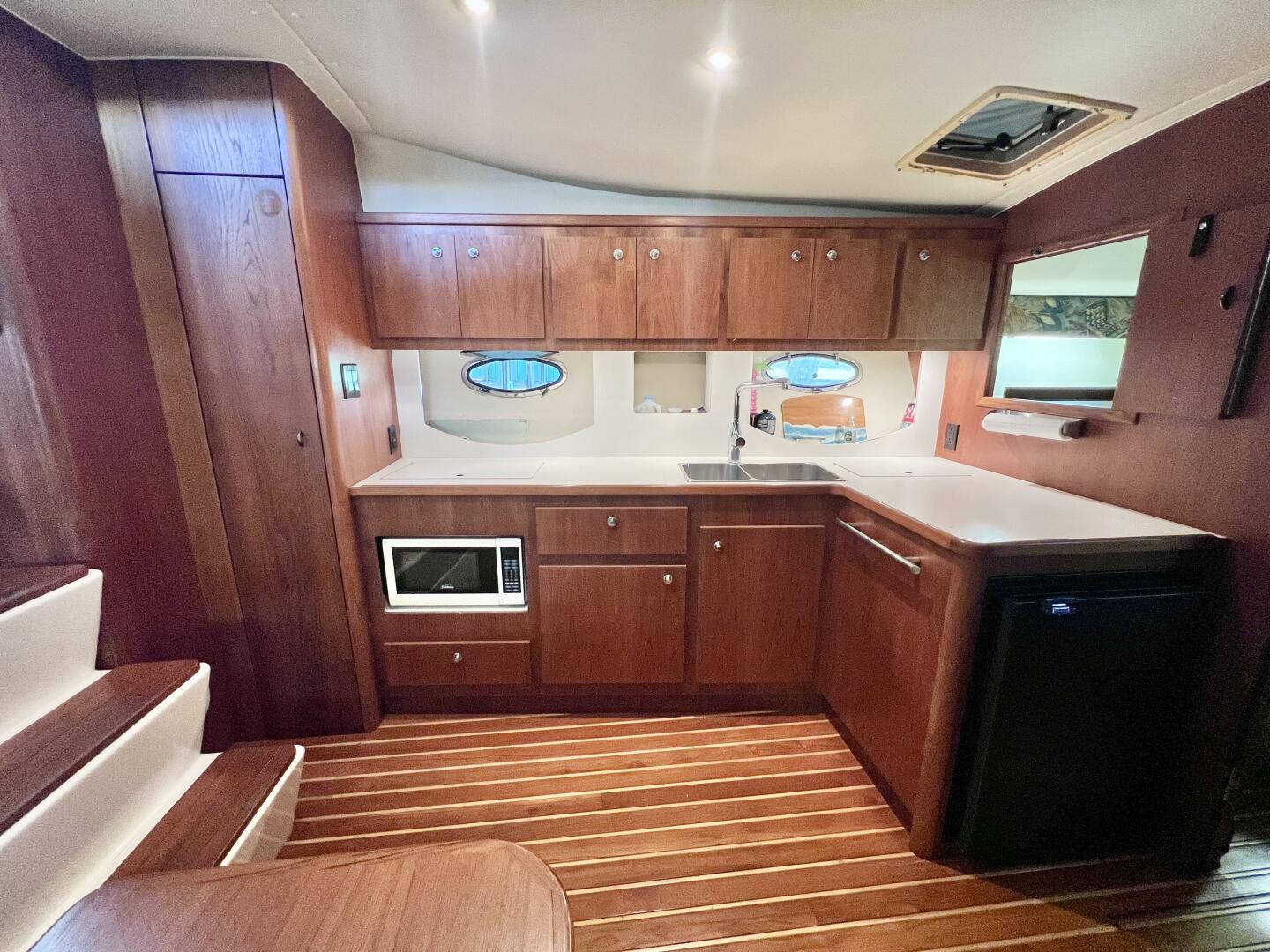 1998 Tiara Yachts 3500 Express - Image 15