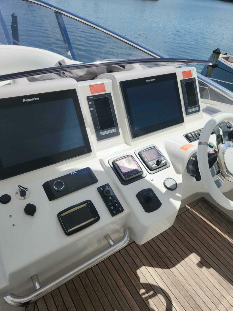 2014 Azimut Flybridge - Image 65