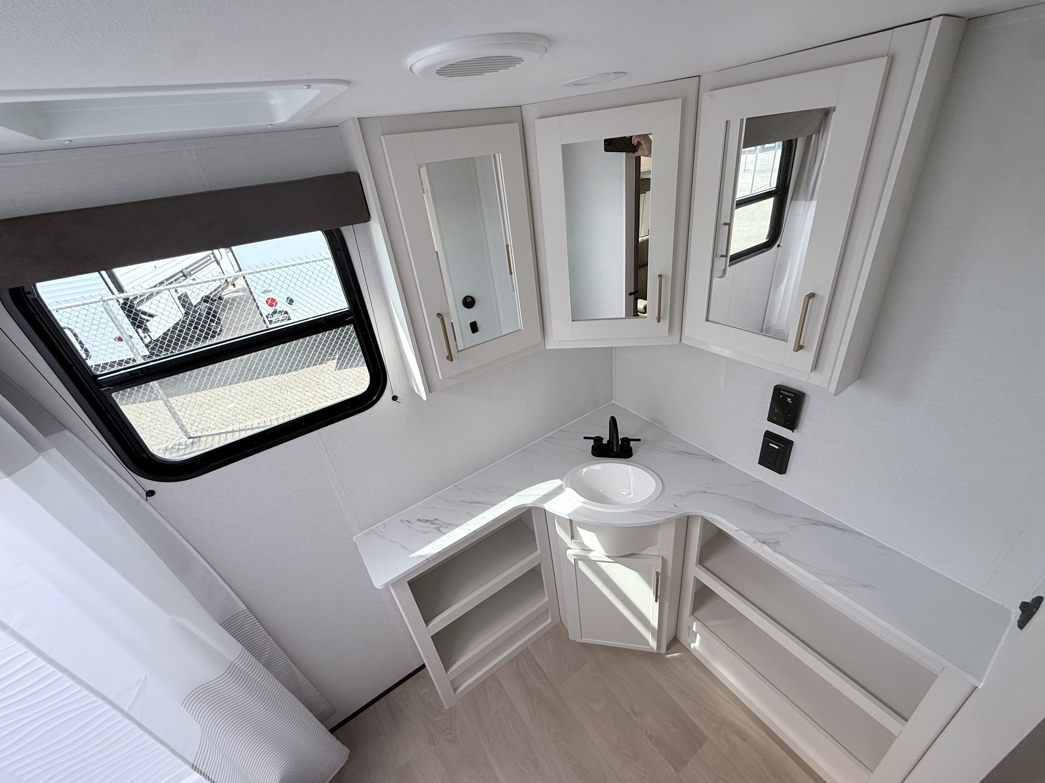2026 GRAND DESIGN TRANSCEND 26RBX - Image 27