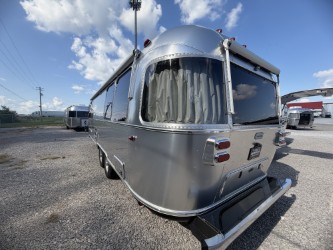 2026 AIRSTREAM GLOBETROTTER 27FBT - Image 7