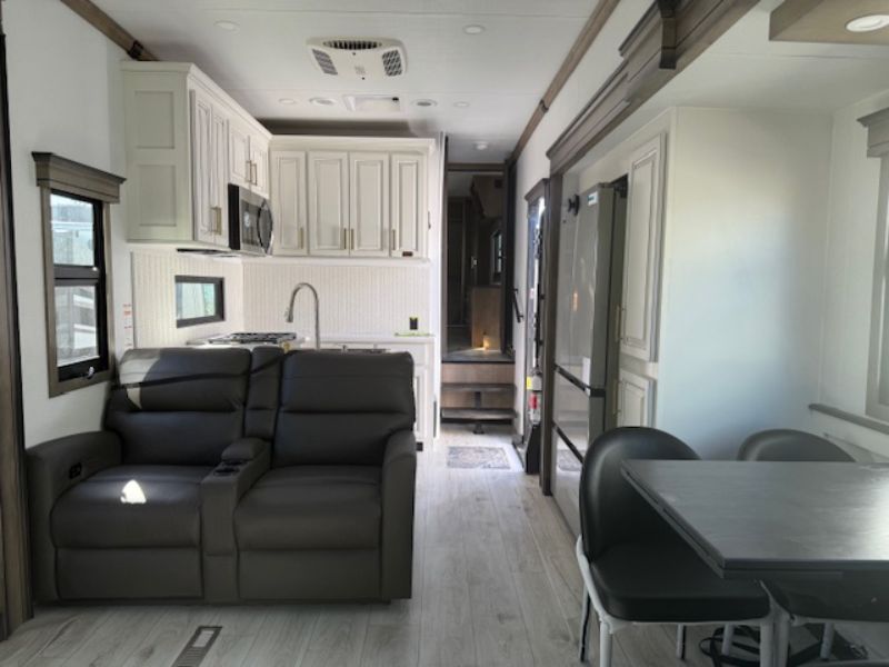 2026 Keystone Montana 3915TB - Image 14
