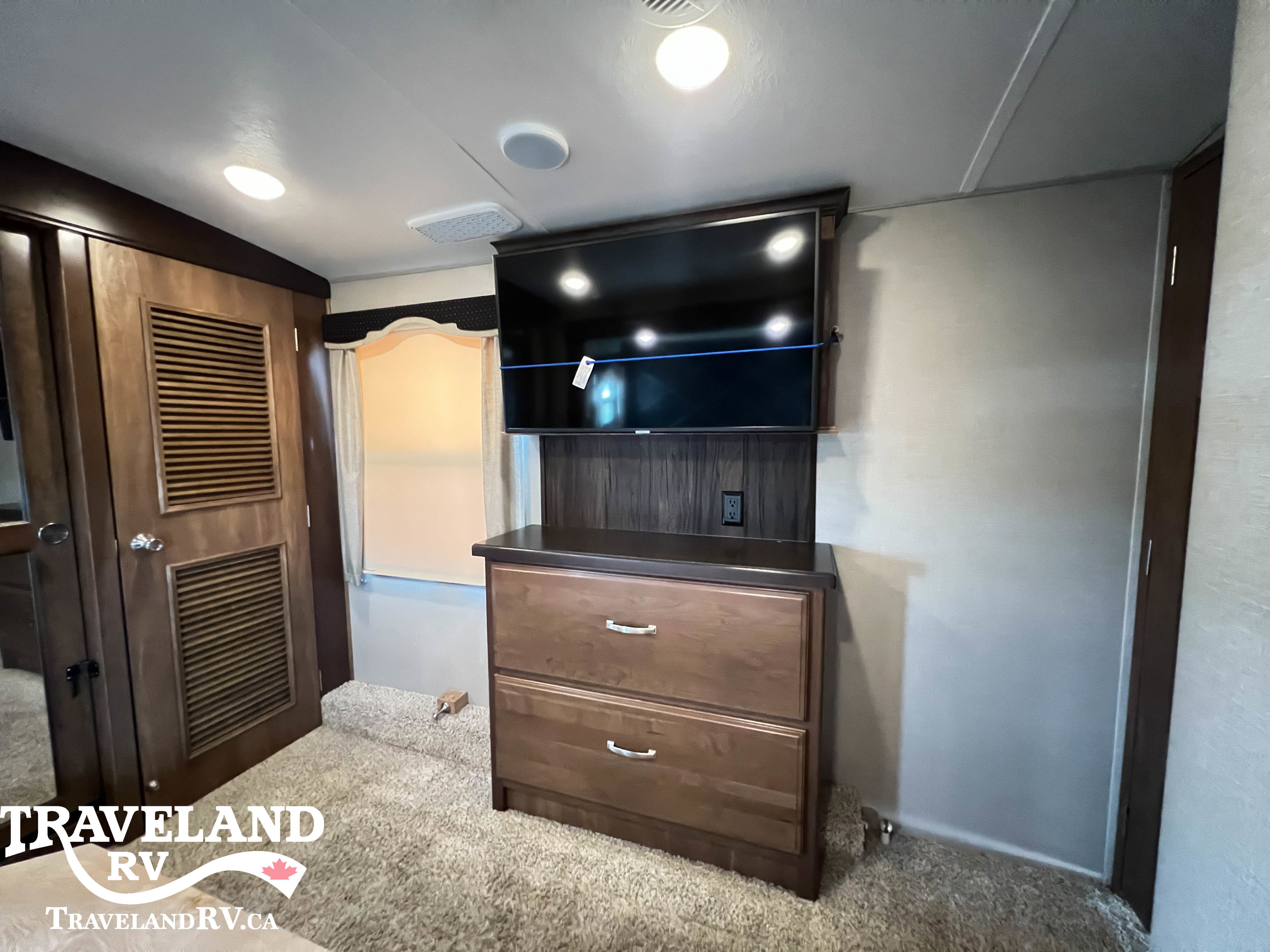 2018 KEYSTONE MONTANA 3160RL LEGACY EDITION - Image 32