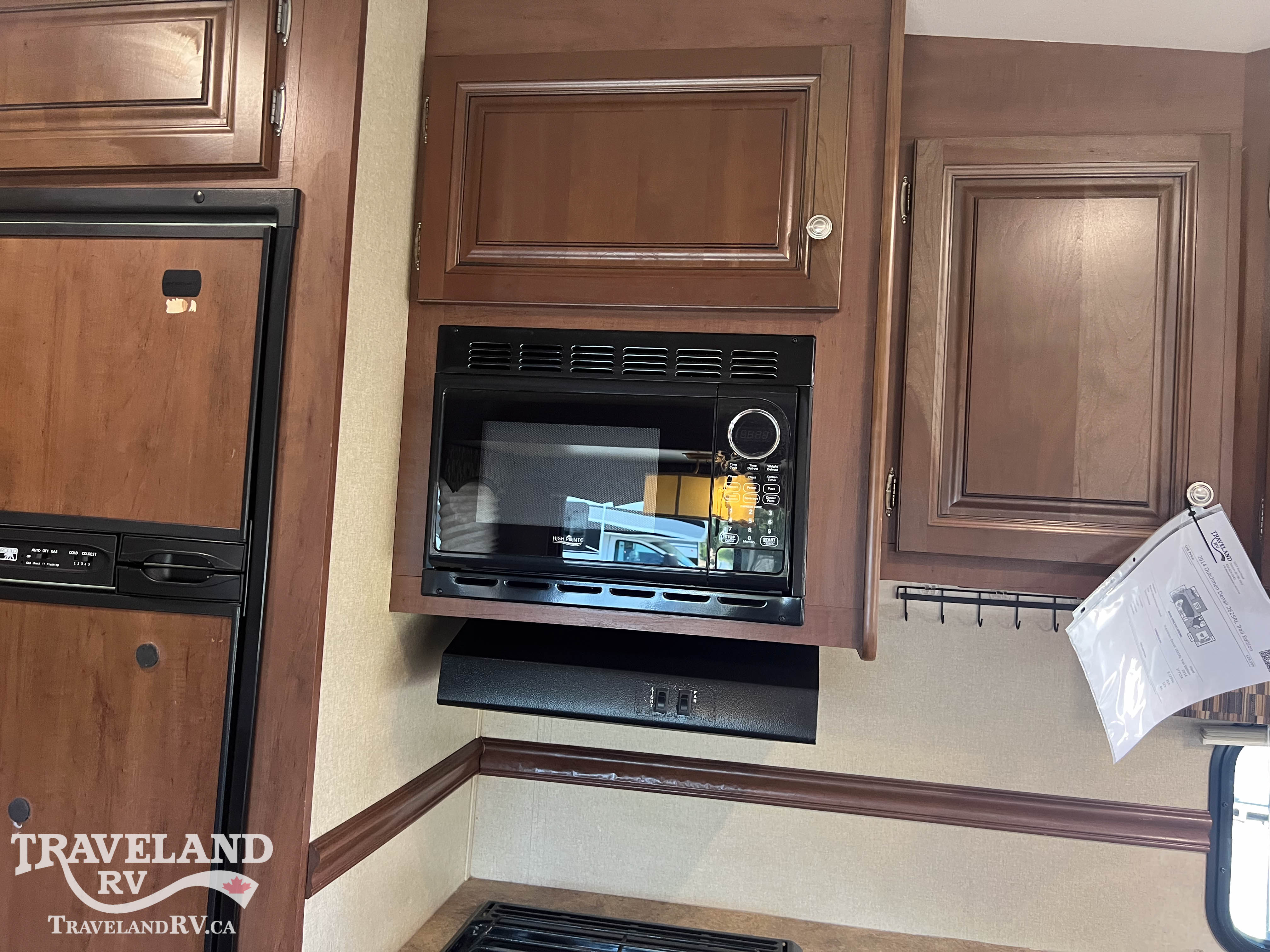 2014 Dutchmen Denali 2625RL Trail Edition - Image 19