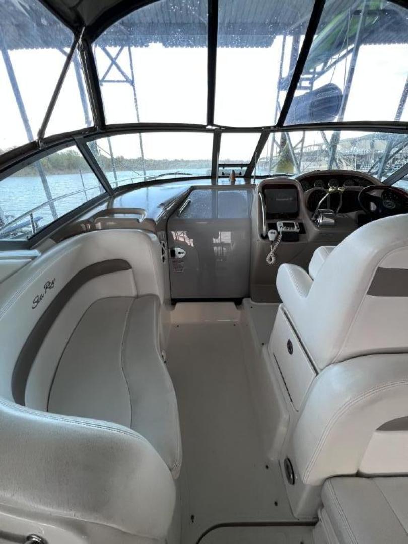 2005 Sea Ray Sundancer 320 - Image 29