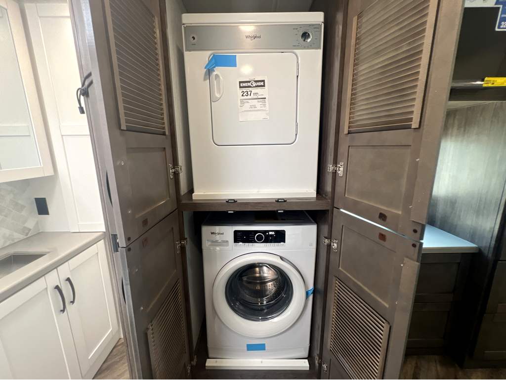2026 JAYCO SENECA 37K - Image 24