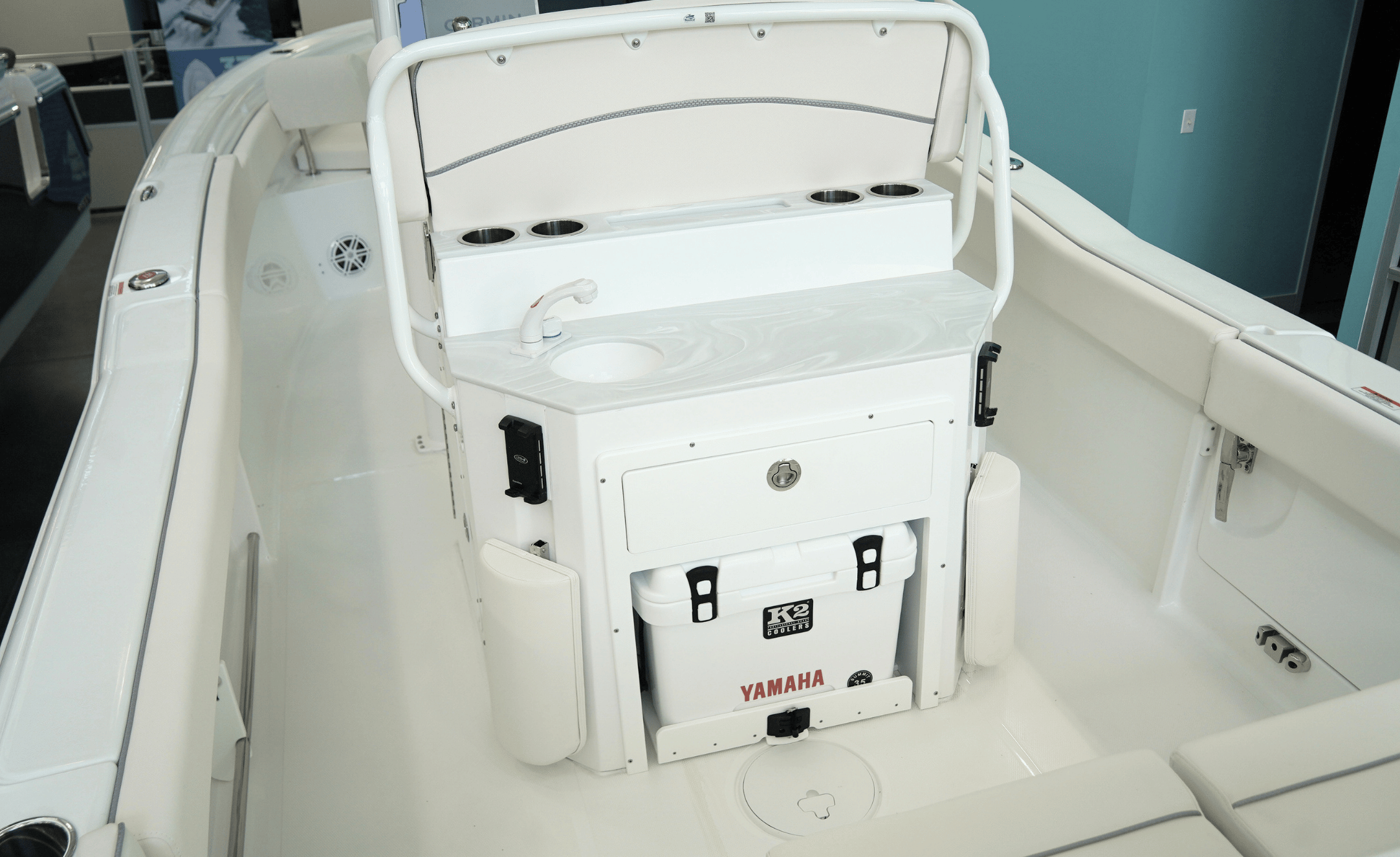2027 SEA HUNT ULTRA 245SE - Image 10