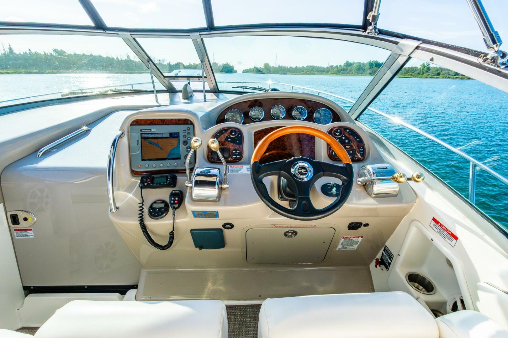 2007 Sea Ray 320 Sundancer - Image 14