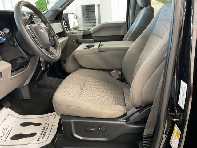 2019 Ford F150 Crew Cab XLT 4WD - Image 16