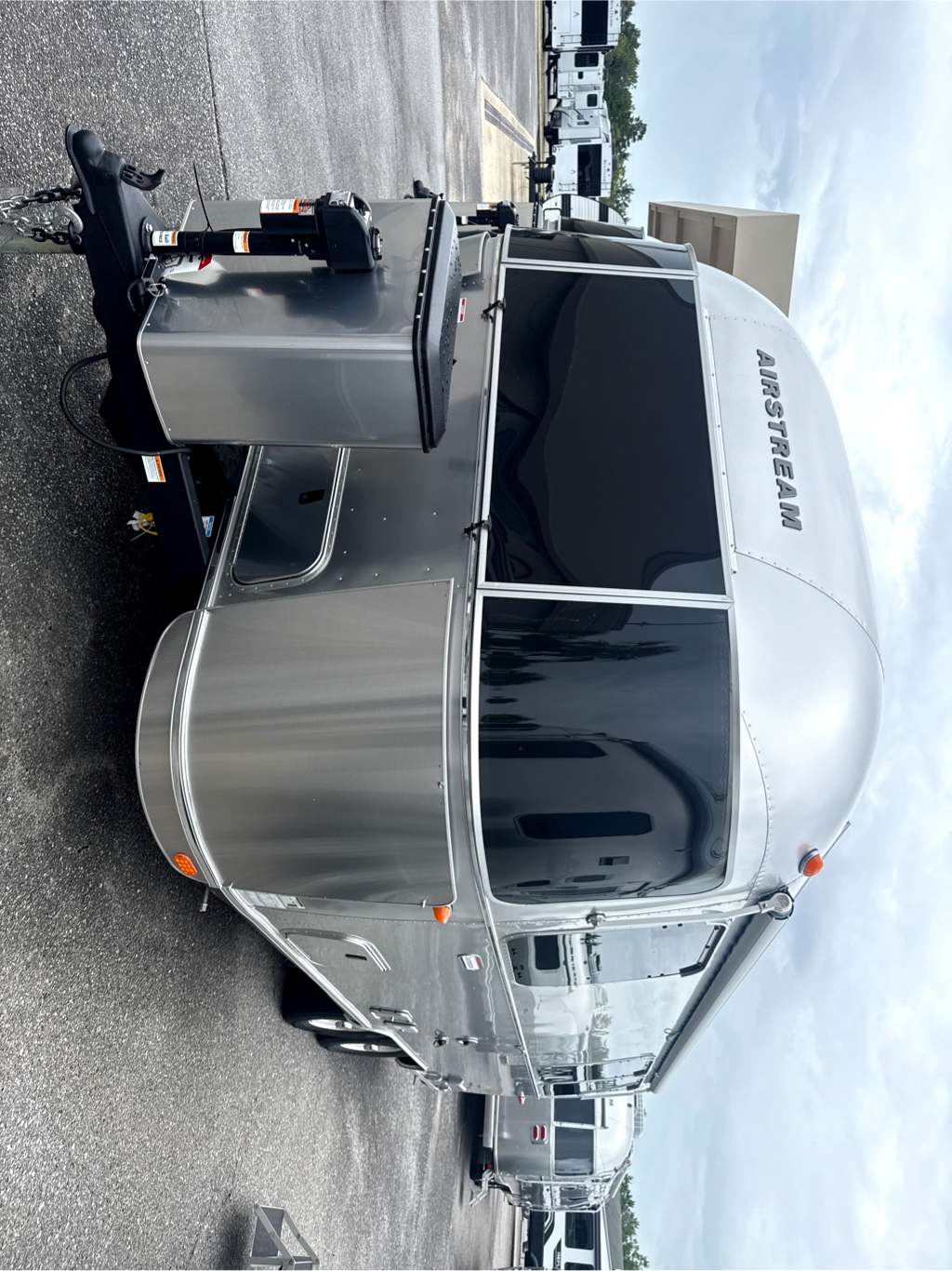 2027 Airstream International 25FB - Image 2