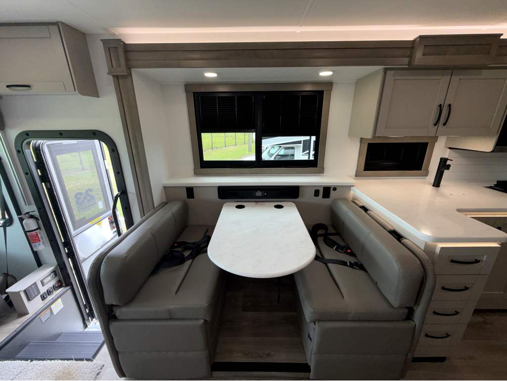 2027 JAYCO PRECEPT 36C - Image 17