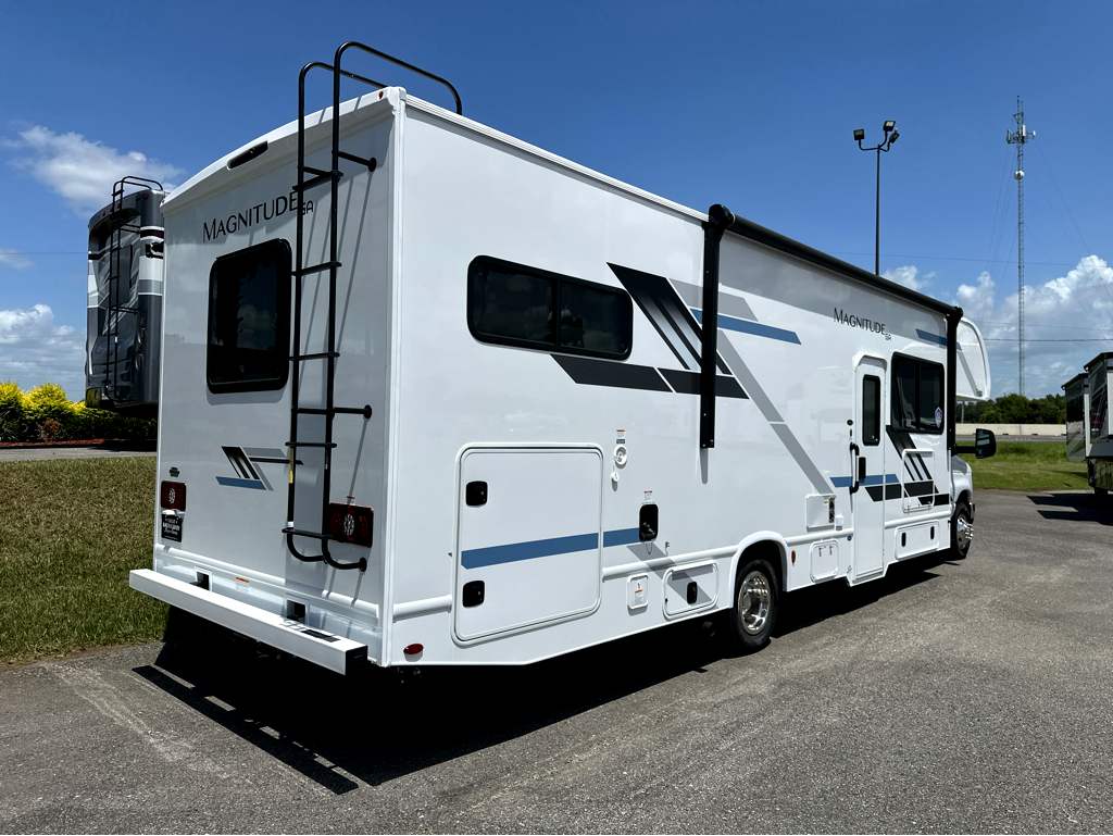 2027 THOR MOTOR COACH MAGNITUDE GA31 - Image 6