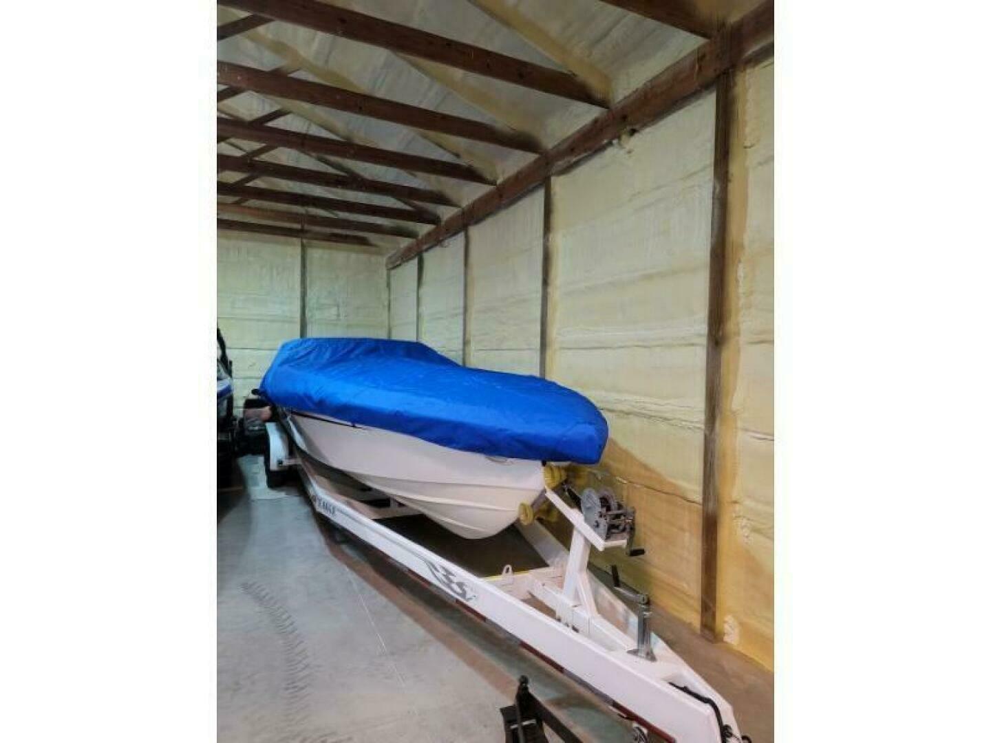 2002 Profile 33 V - Image 9