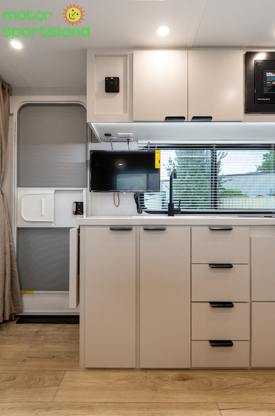 2027 Winnebago Micro Minnie 2200TBH - Image 16
