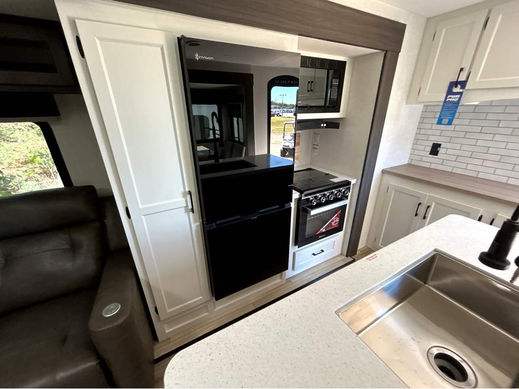 2026 VENTURE RV SPORTTREK 343VIK - Image 18