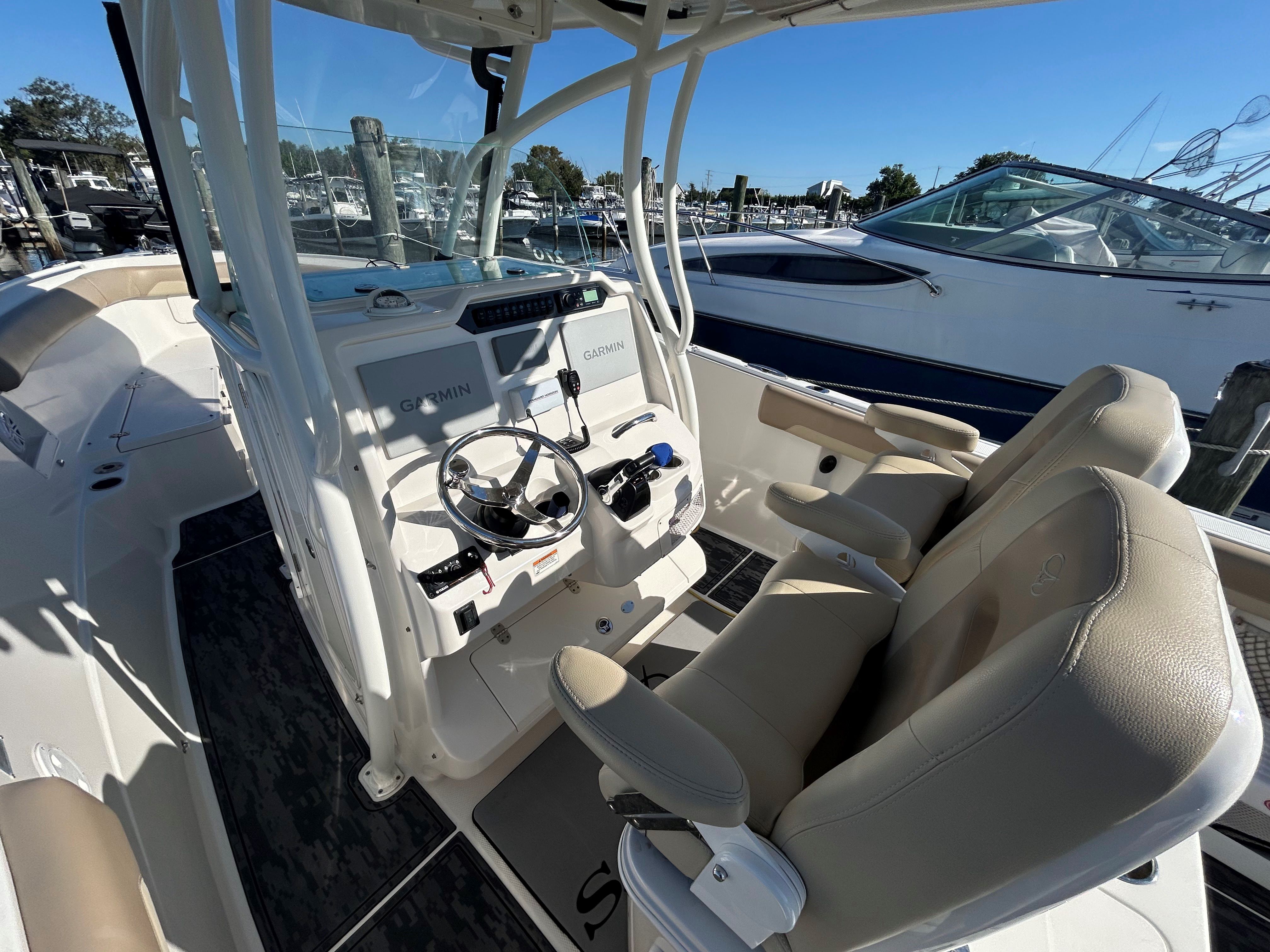 2019 Sailfish 270 CC - Image 11