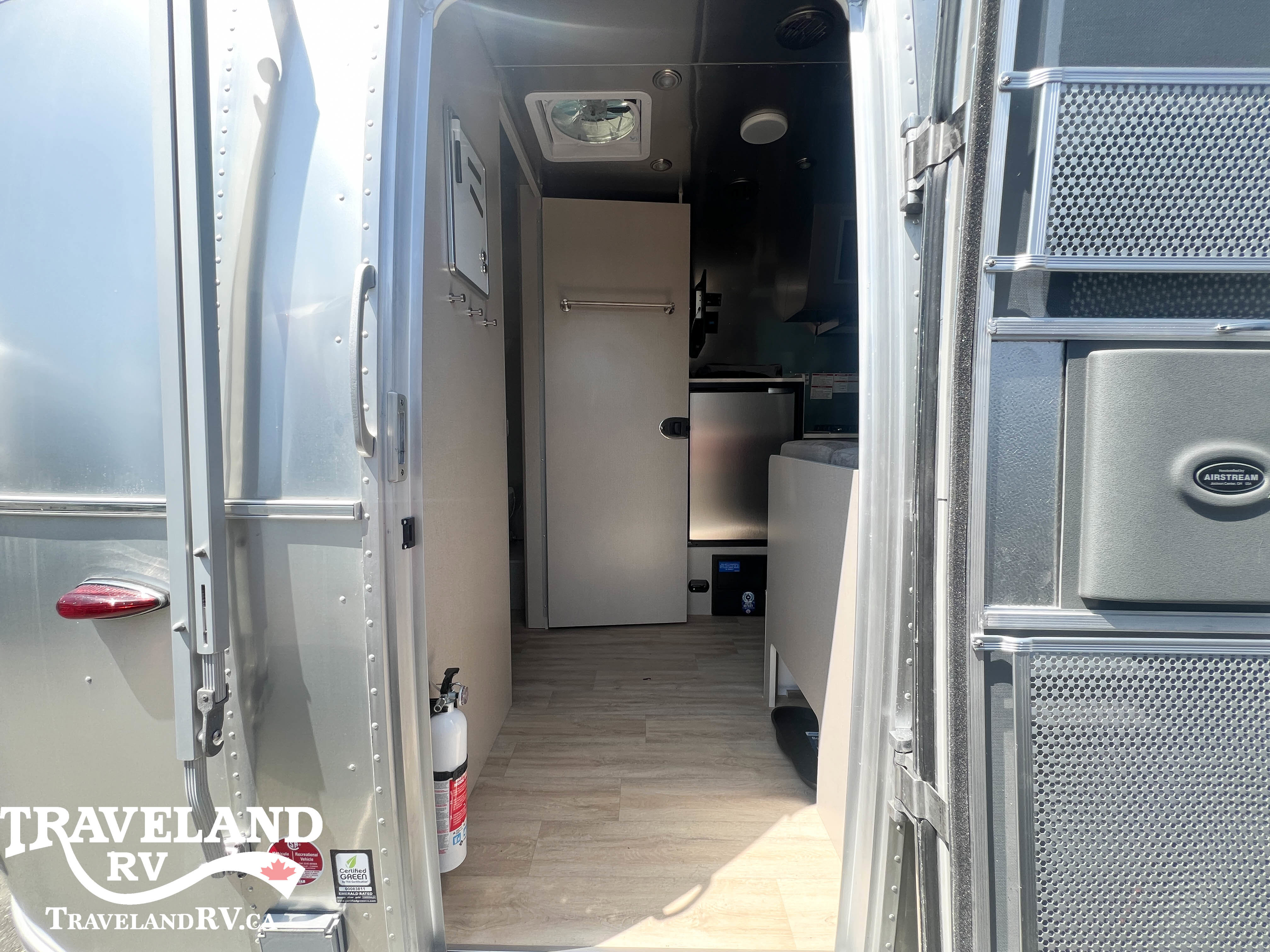 2025 Airstream Caravel 22FB - Image 6