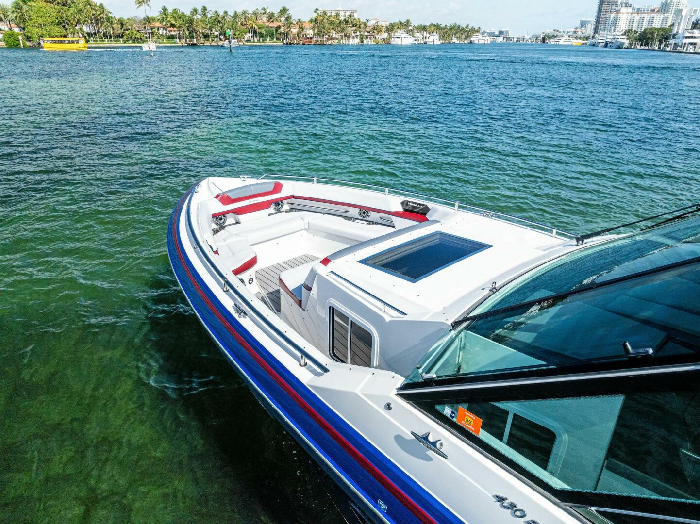 2023 Formula 430 Super Sport Crossover - Image 10