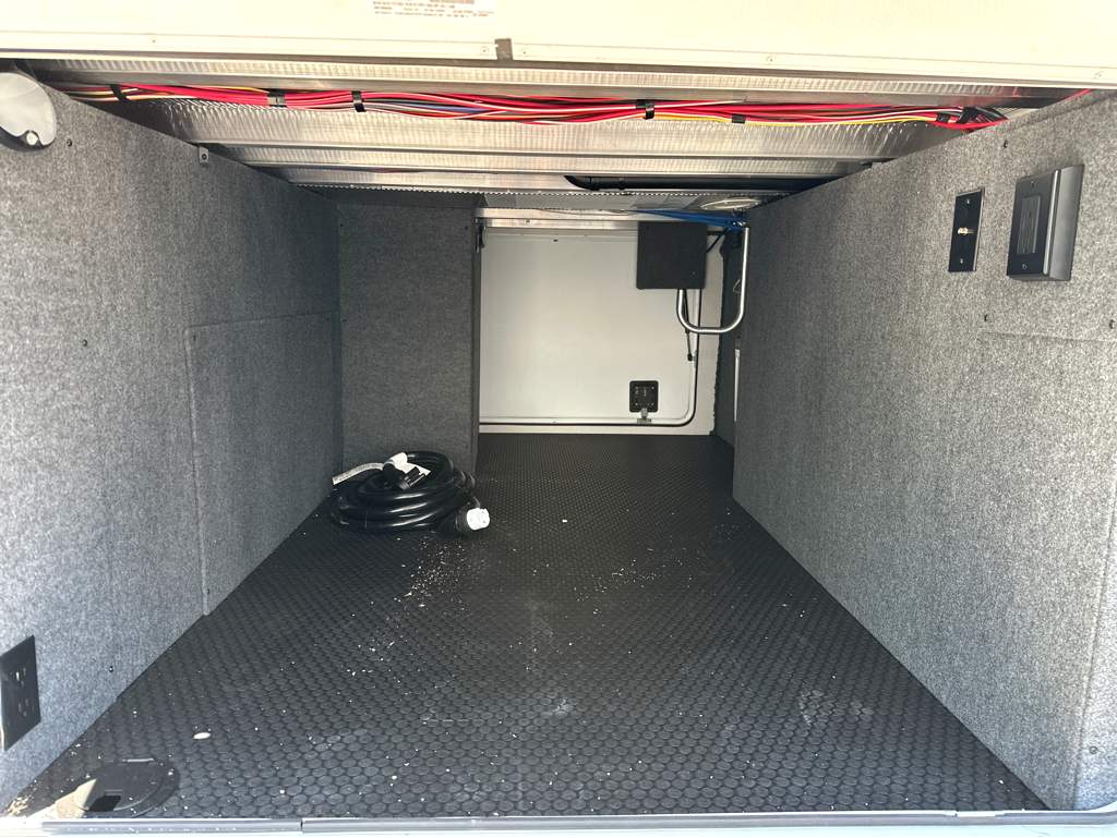 2027 JAYCO NORTH POINT 381CKRE - Image 8