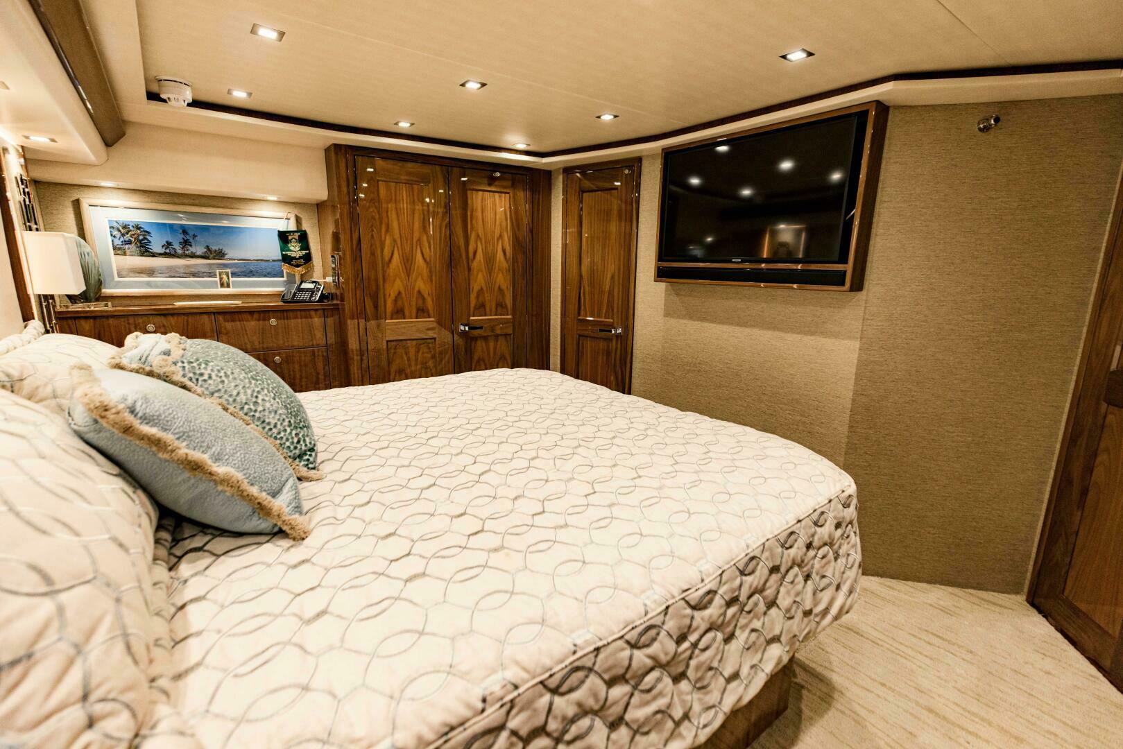 2020 Viking 72 Enclosed Bridge - Image 17