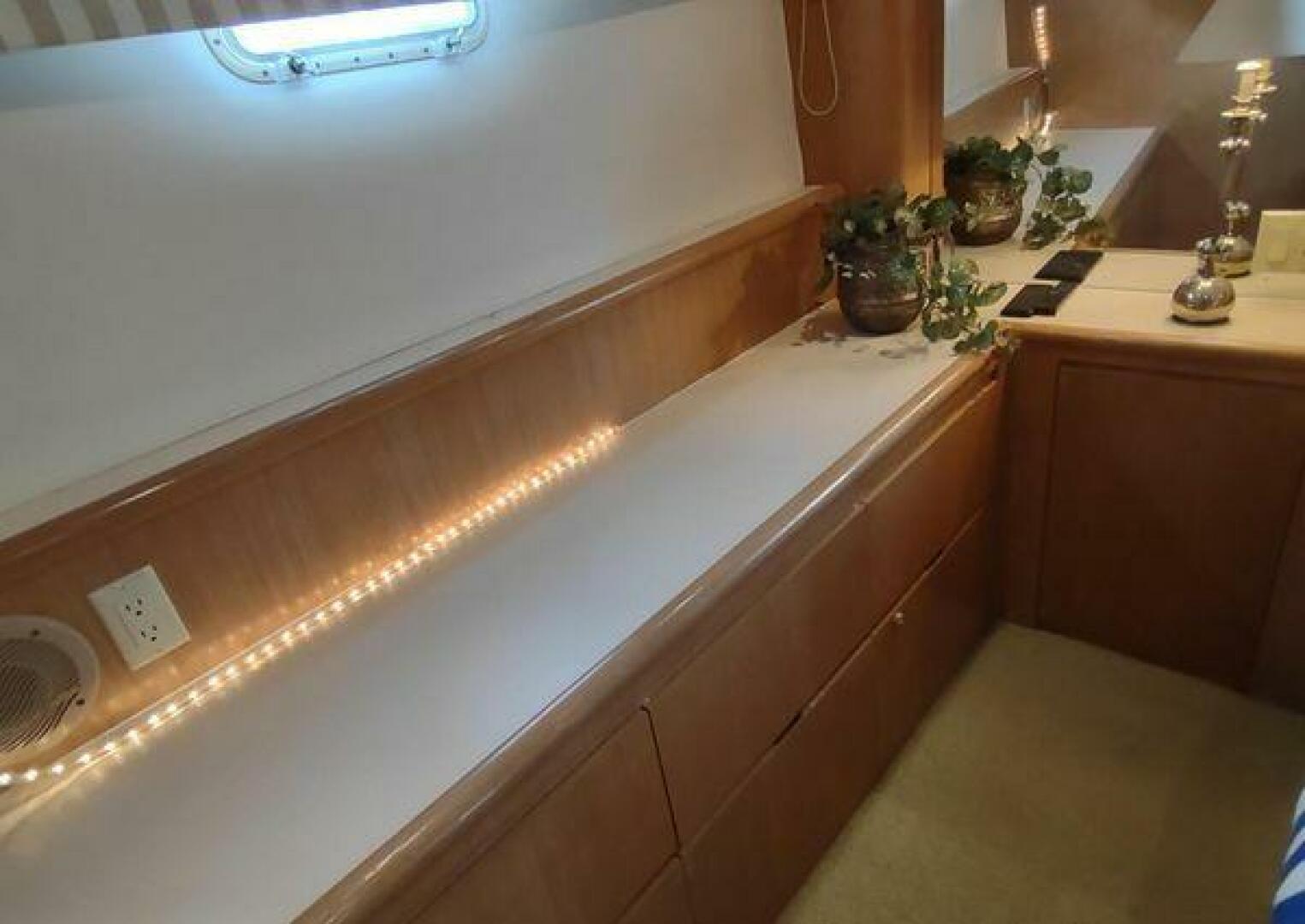 1996 Hatteras 50' Sport Deck - Image 64
