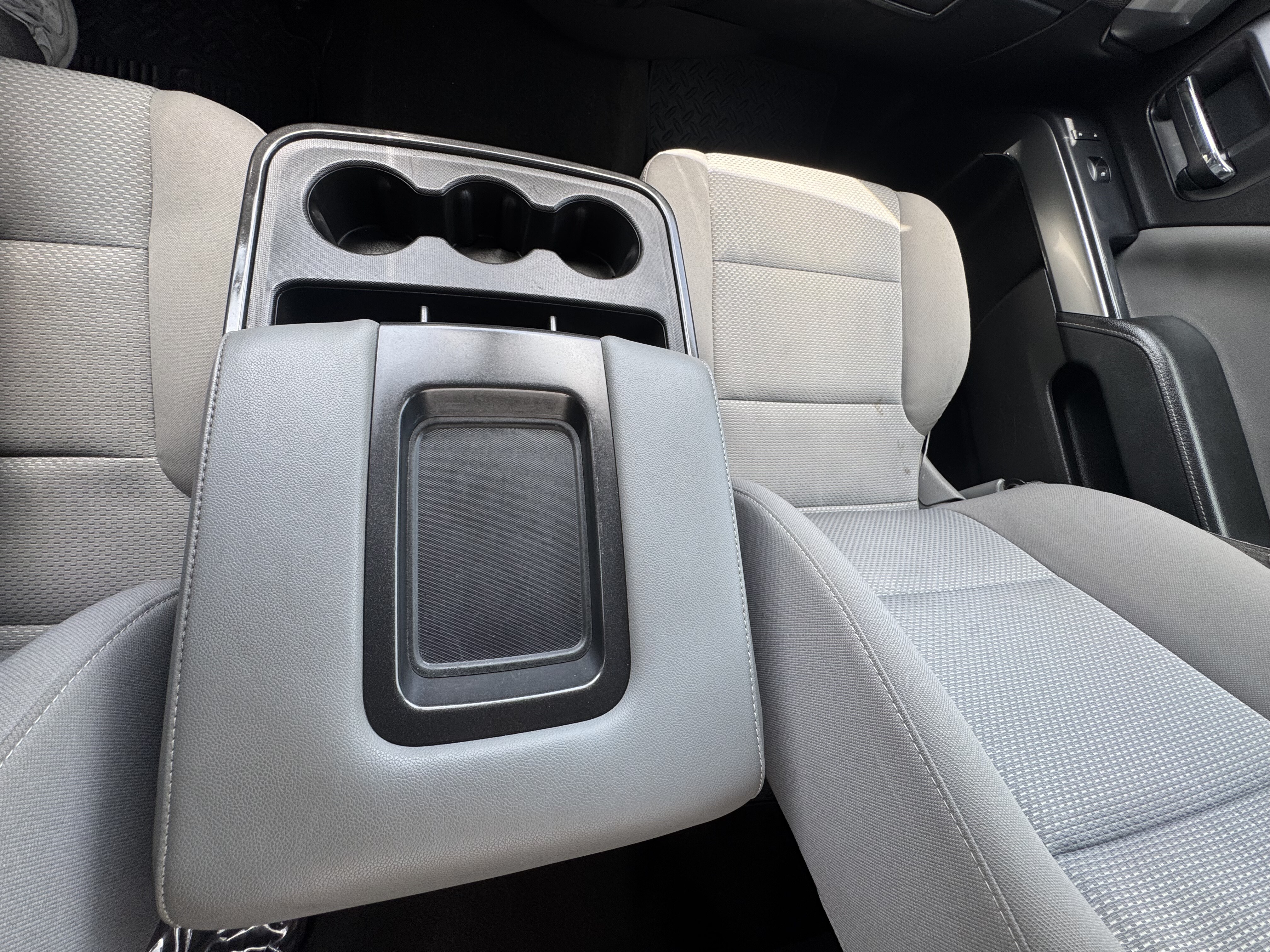 2015 Chevrolet Silverado 1500-V8 Extended Cab LT 2WD - Image 25