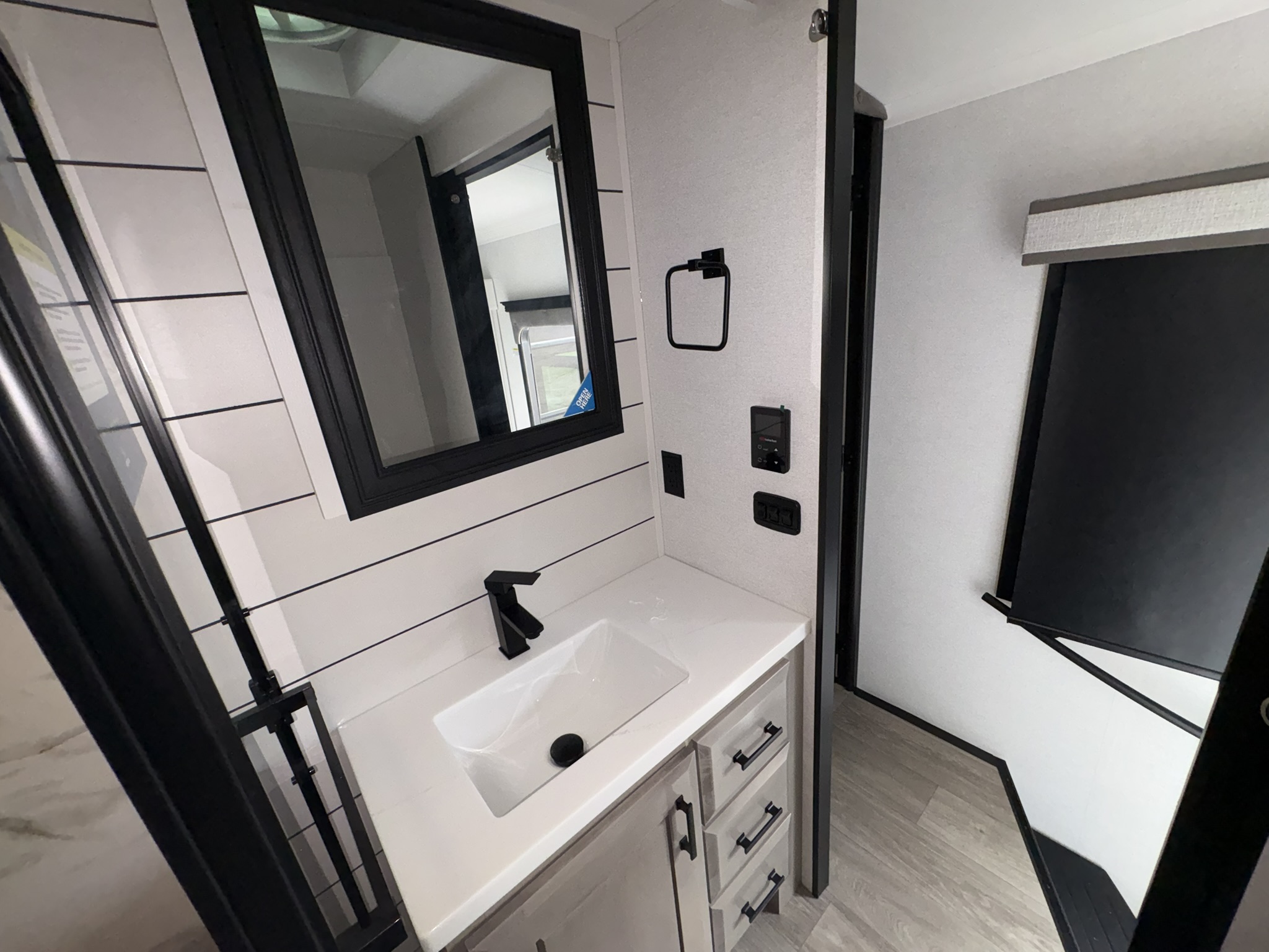 2027 JAYCO PINNACLE 32RLTS - Image 39