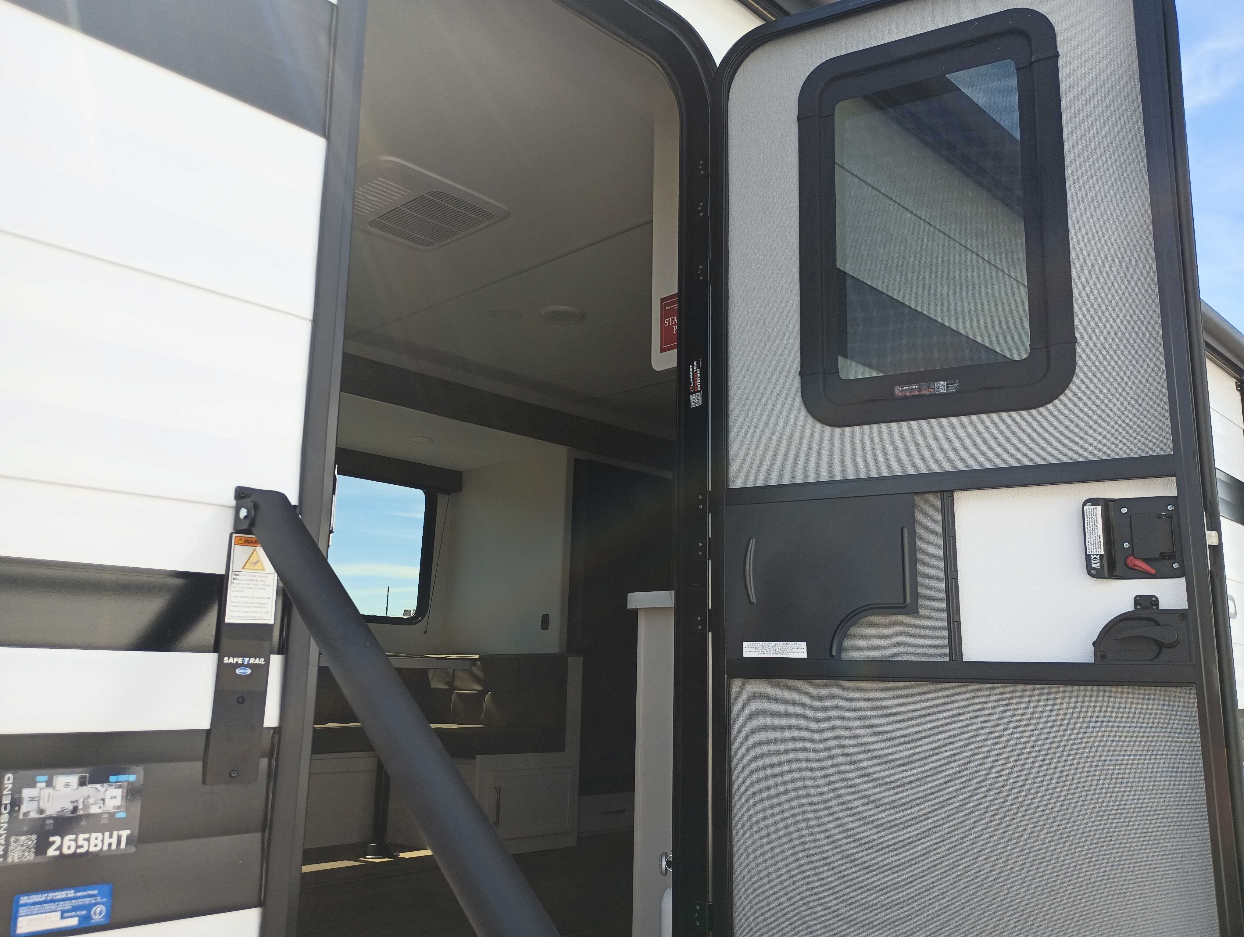 2027 Grand Design Transcend 265BHT - Image 4