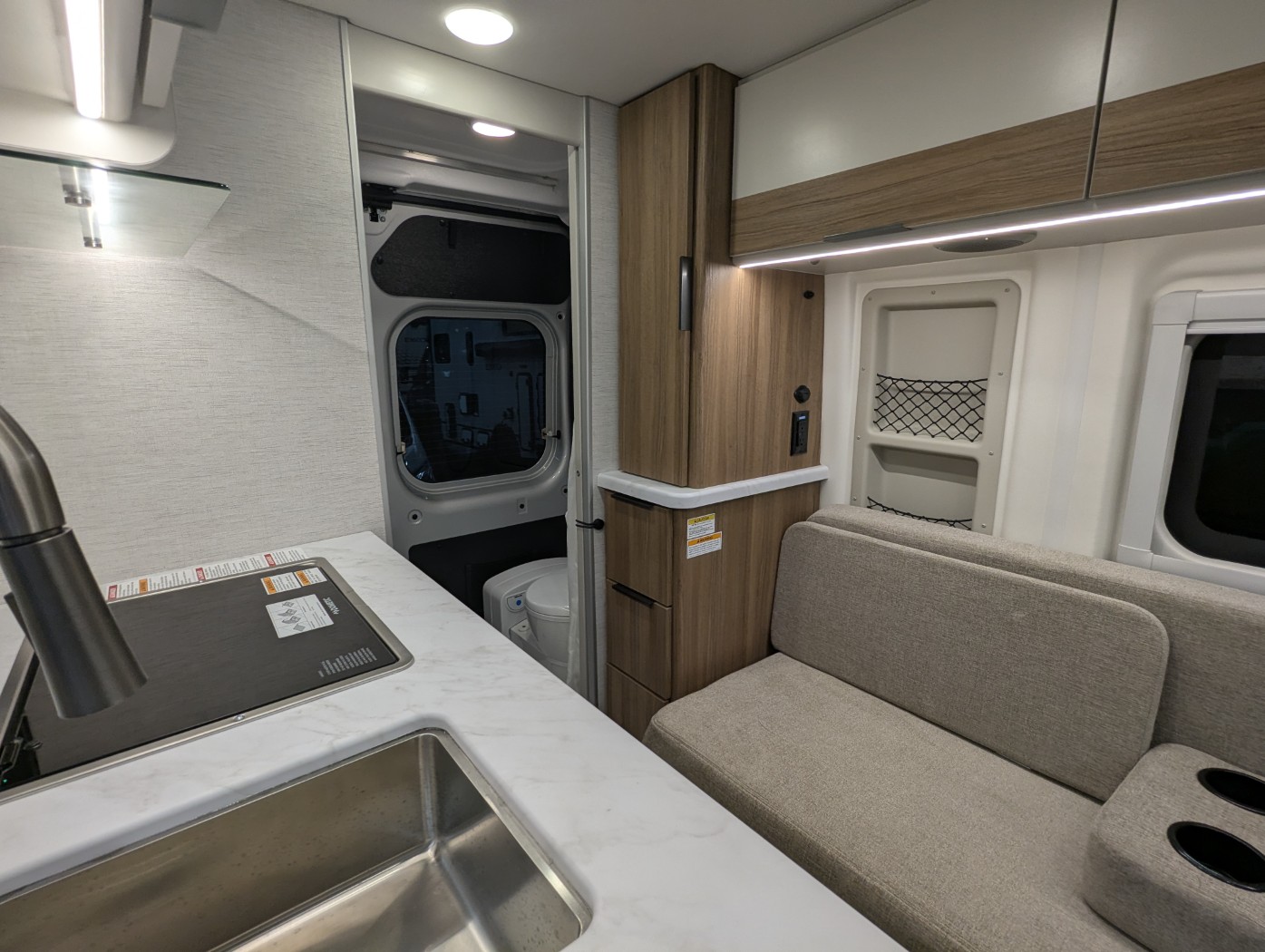 2027 Thor Motor Coach Rize Sport 18M - Image 12