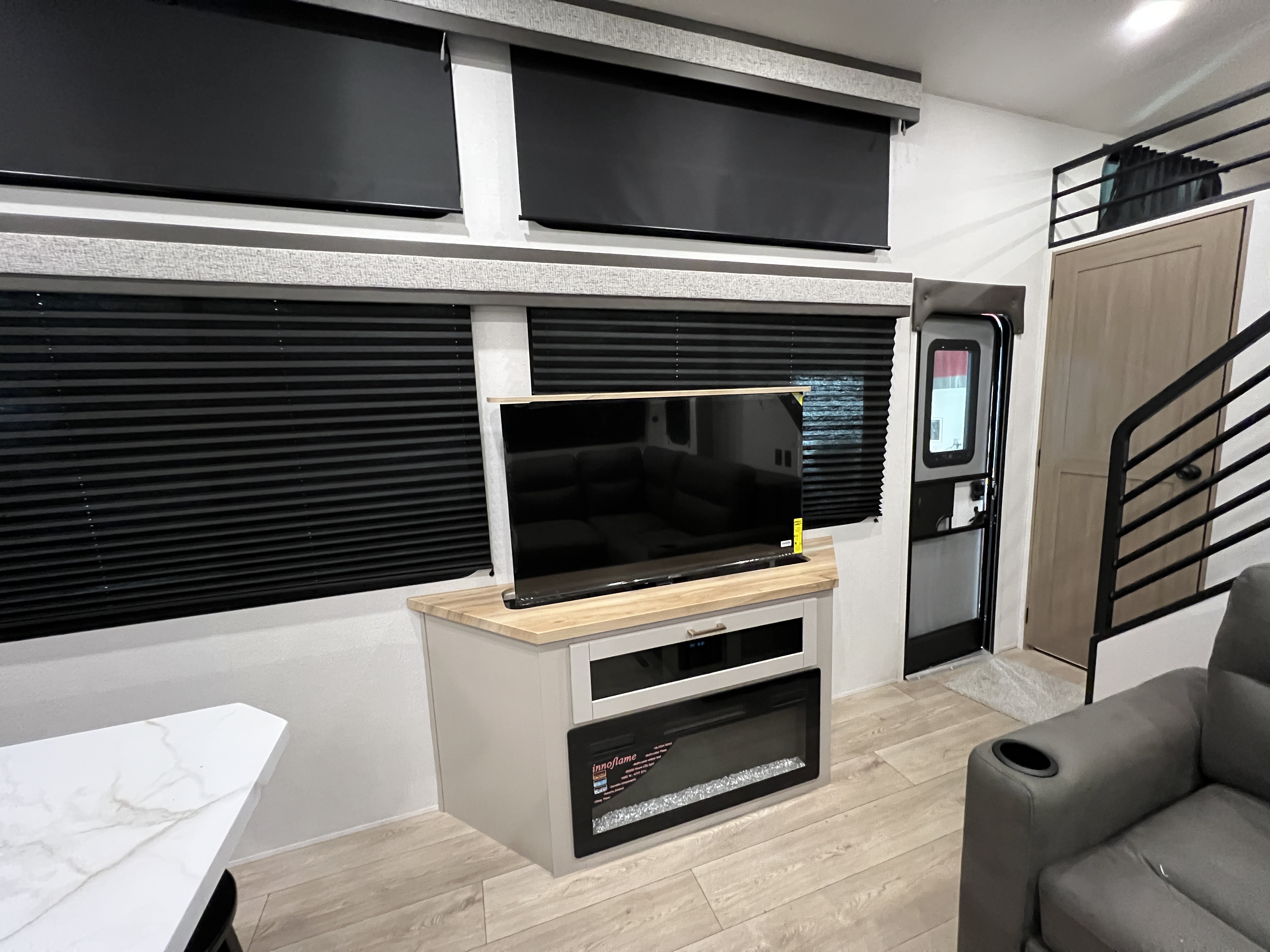 2027 Jayco Jay Flight Bungalow JayLoft - Image 20