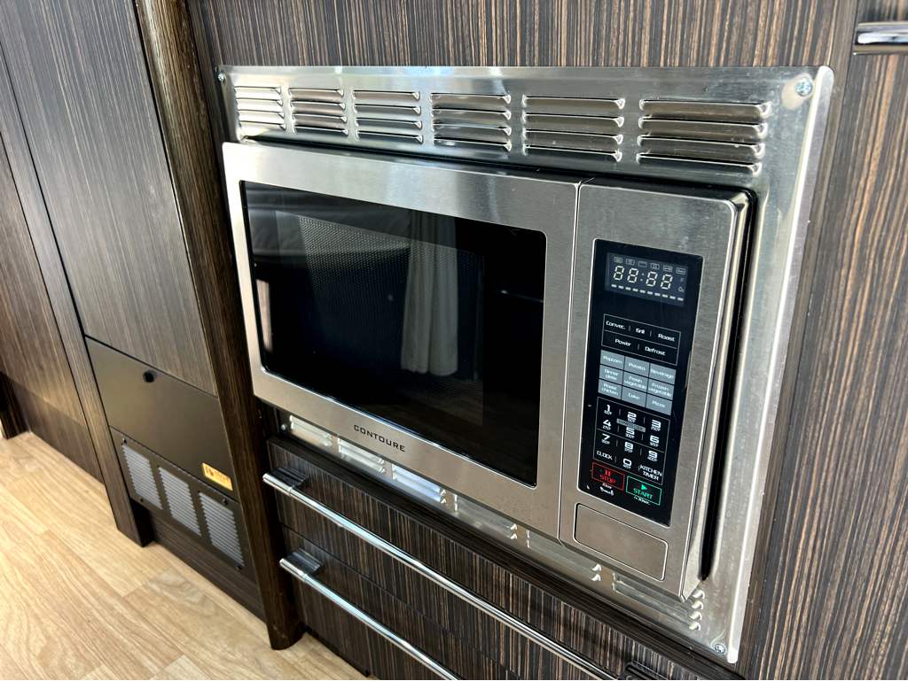2017 AIRSTREAM INTERNATIONAL 19CB - Image 10