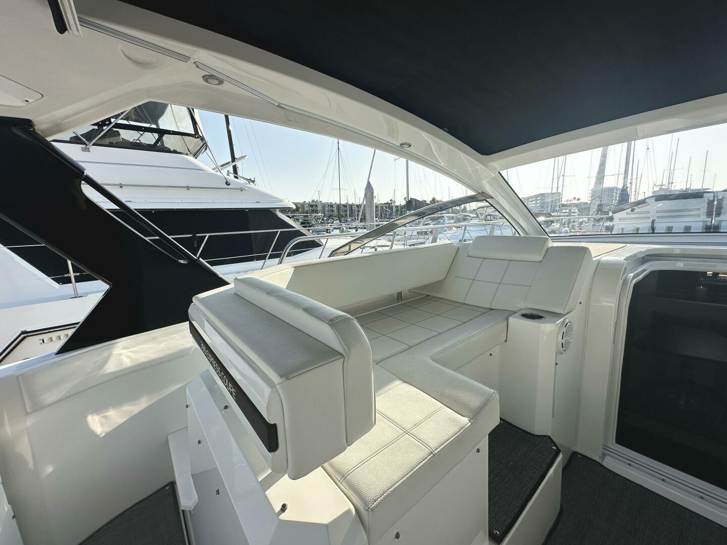 2017 Cruisers Yachts 390 Express Coupe - Image 49