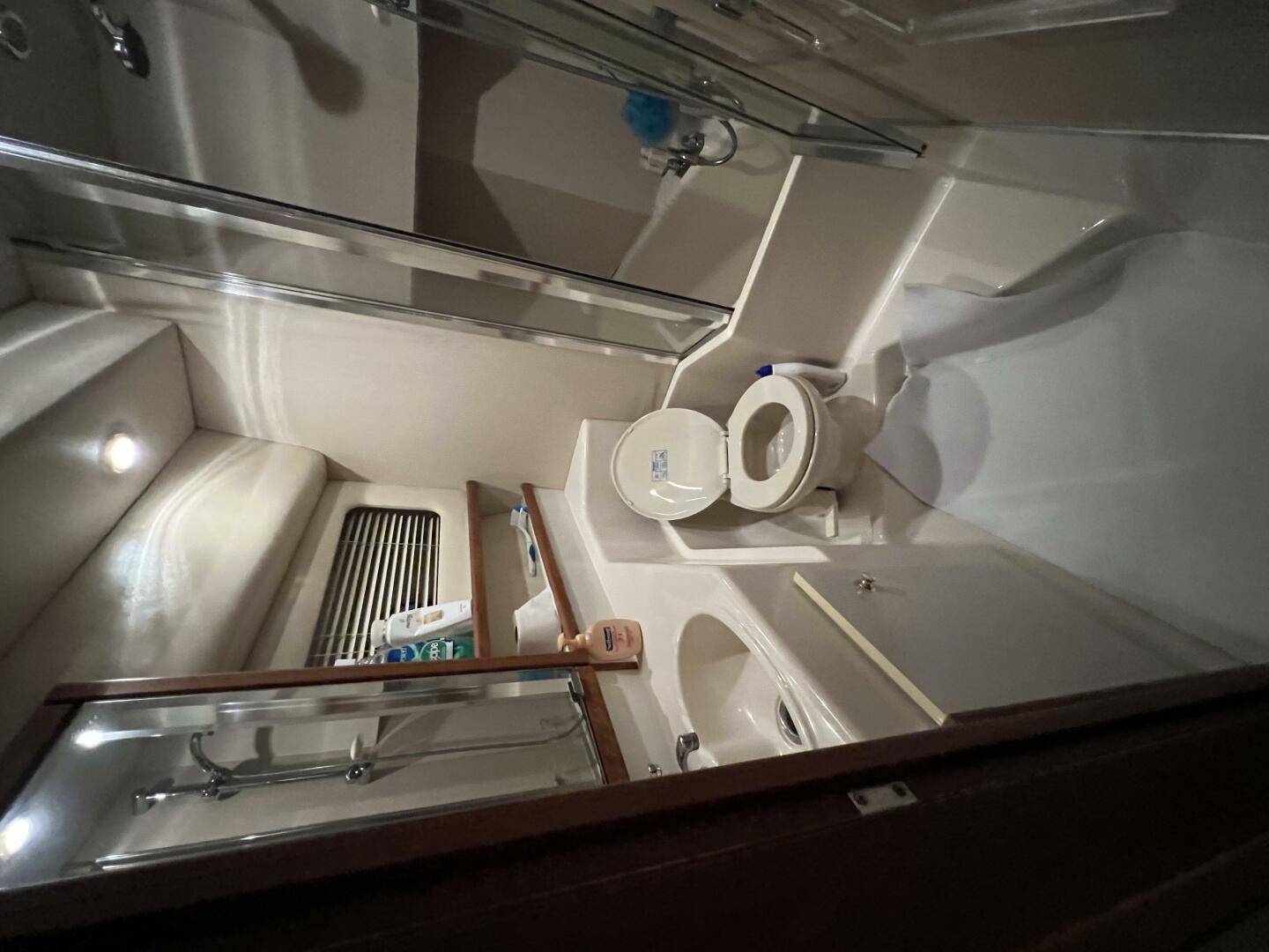 2000 Bayliner 4788 Pilot House Motoryacht - Image 25