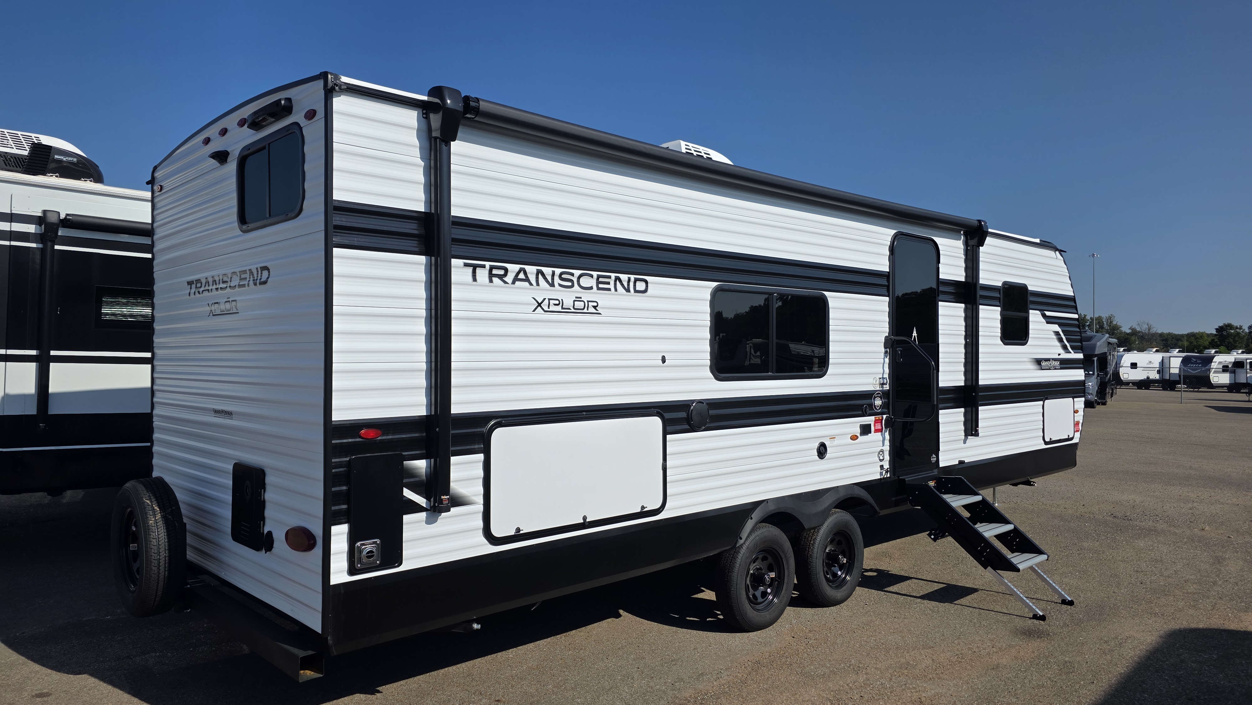 2027 GRAND DESIGN TRANSCEND 26BHX - Image 6