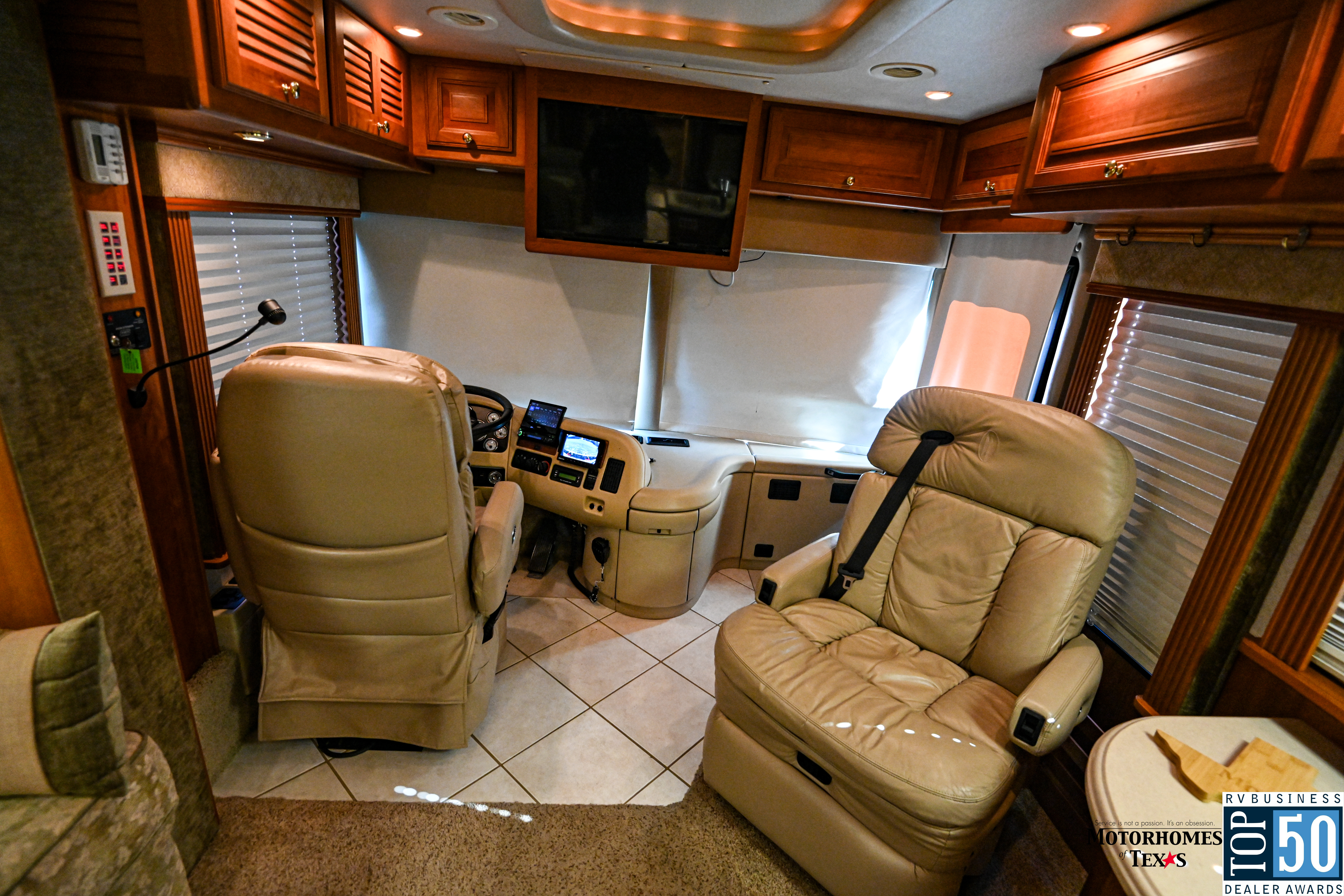 2004 Foretravel U295 3610 WTFS - interior 15