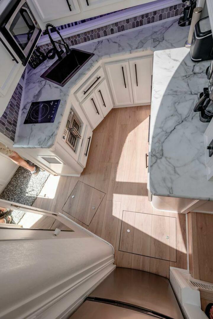 1991 Cruisers Yachts 3850 Aft Cabin - Image 39