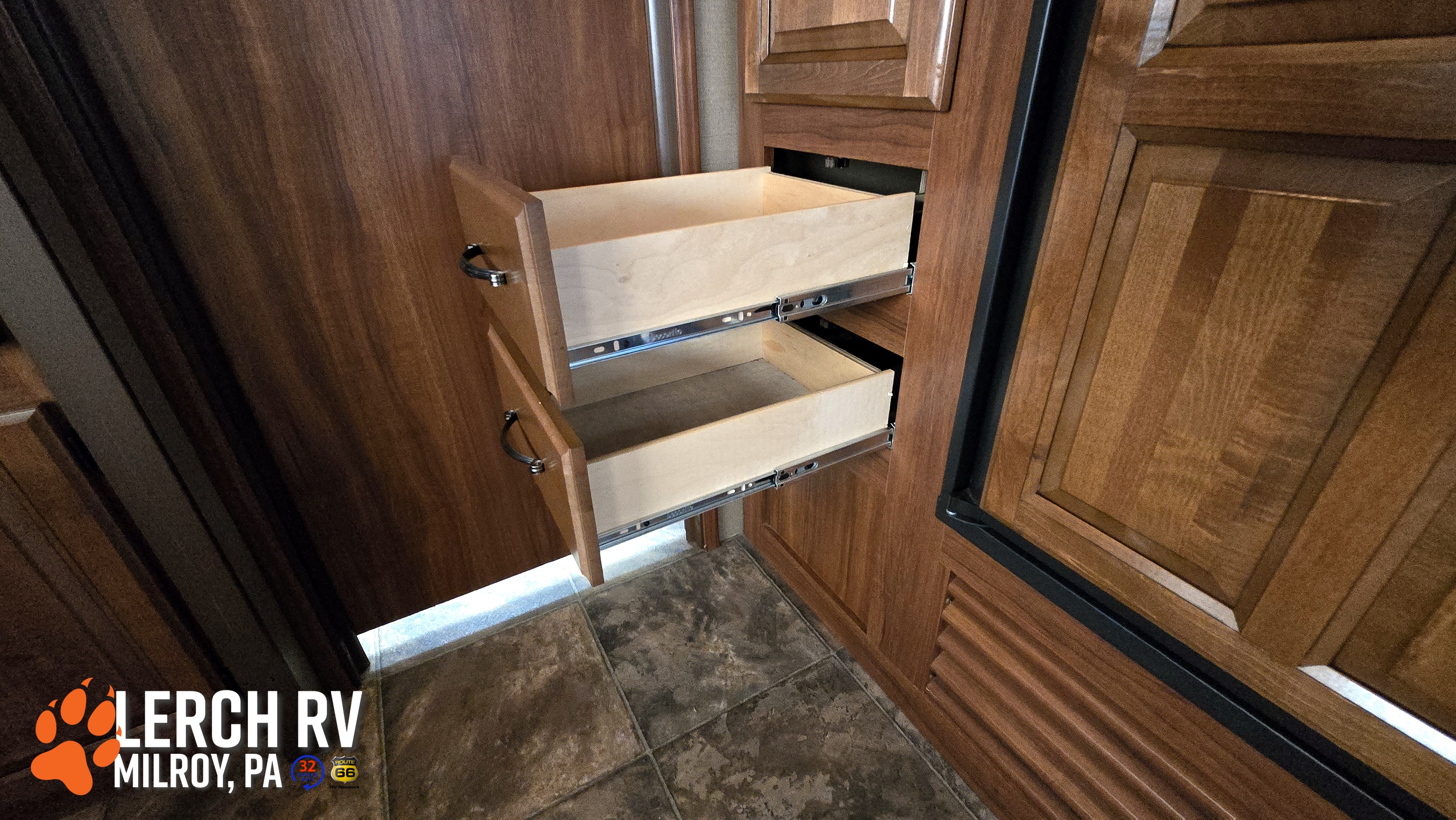 2014 Keystone Cougar XLite 28RLS - Image 11
