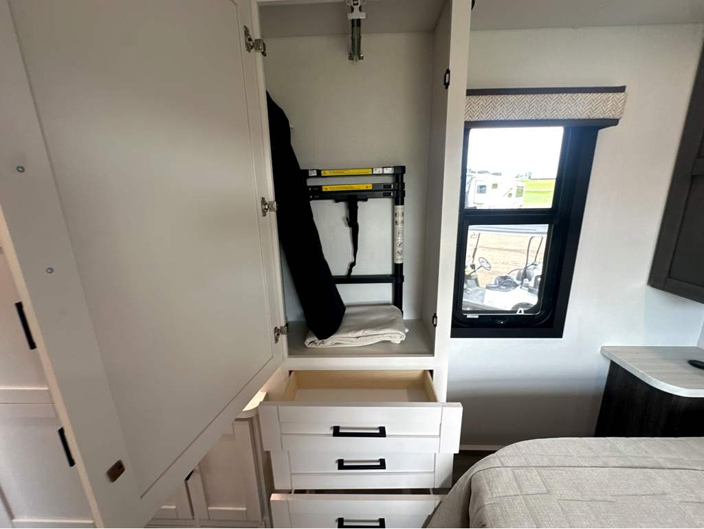 2026 JAYCO GREYHAWK 30Z - Image 33