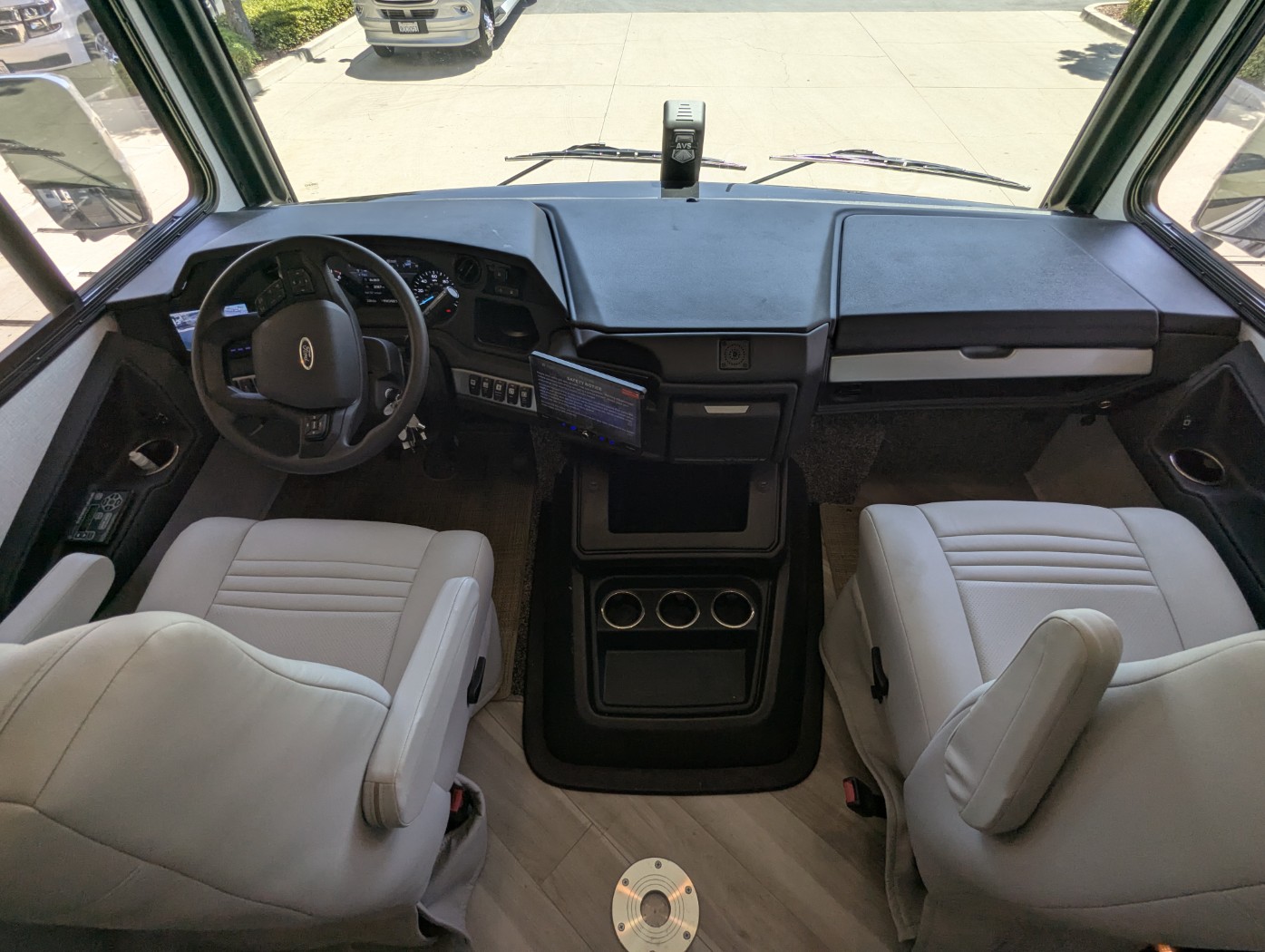 2026 Fleetwood Bounder 33C - Image 9