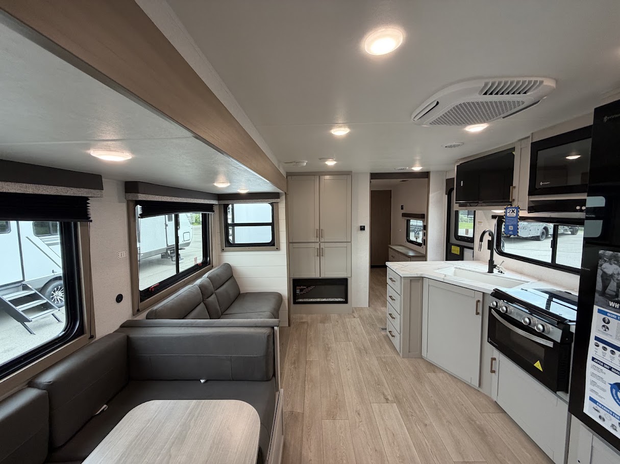 2027 JAYCO JAY FLIGHT 325BHT - Image 16