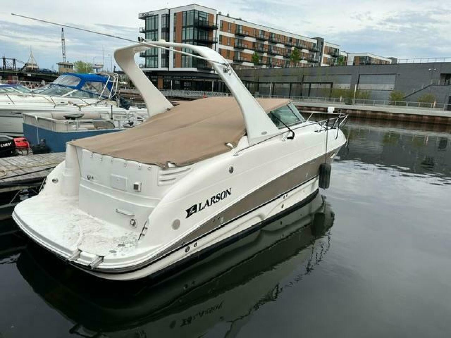 2006 Larson Cabrio 274 Base - Image 5